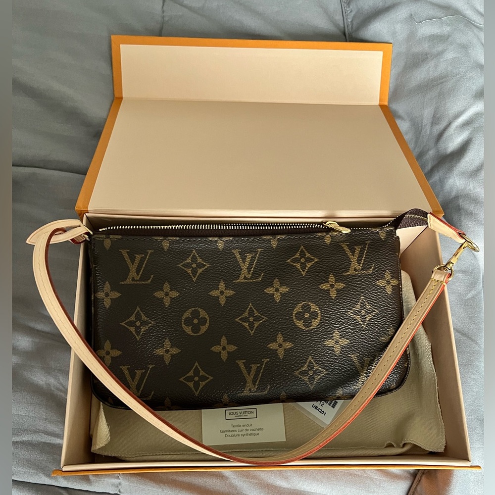 LOUIS VUITTON POCHETTE ACCESSOIRE NM